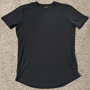 Cuts AO Curve-Hem Black Tee Men’s Medium